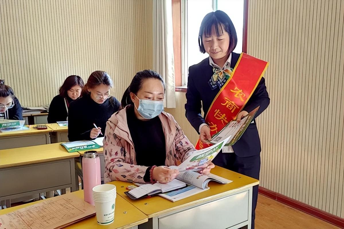 潞城市小学领导团队，引领未来教育的新力量